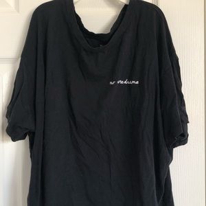 (Brand pink shirt) black short cropped sleeved shirt